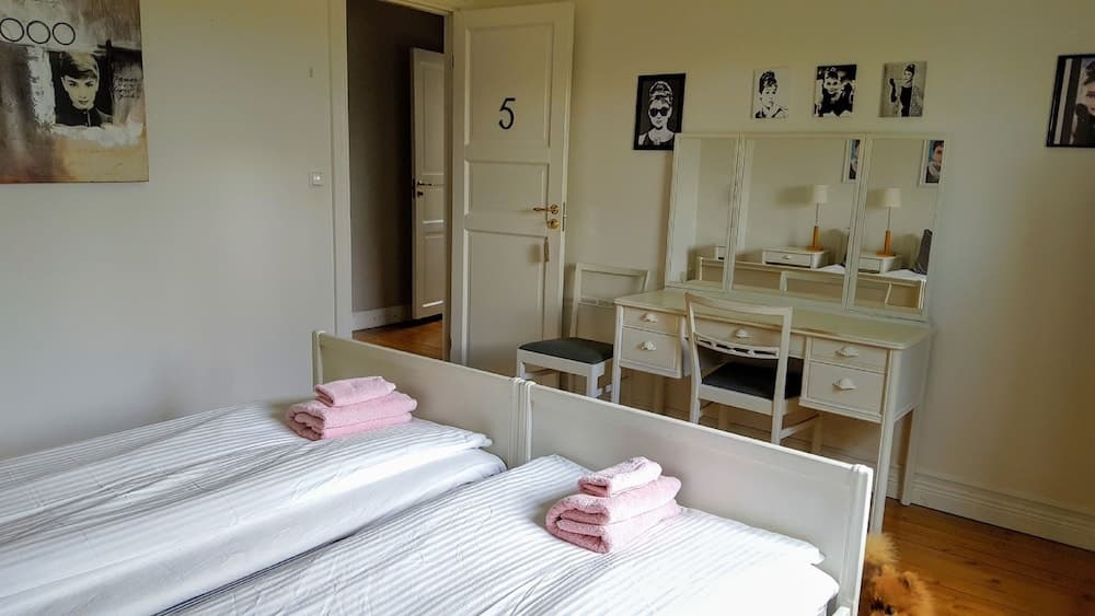 Hagbackens Gård Bed & Breakfast