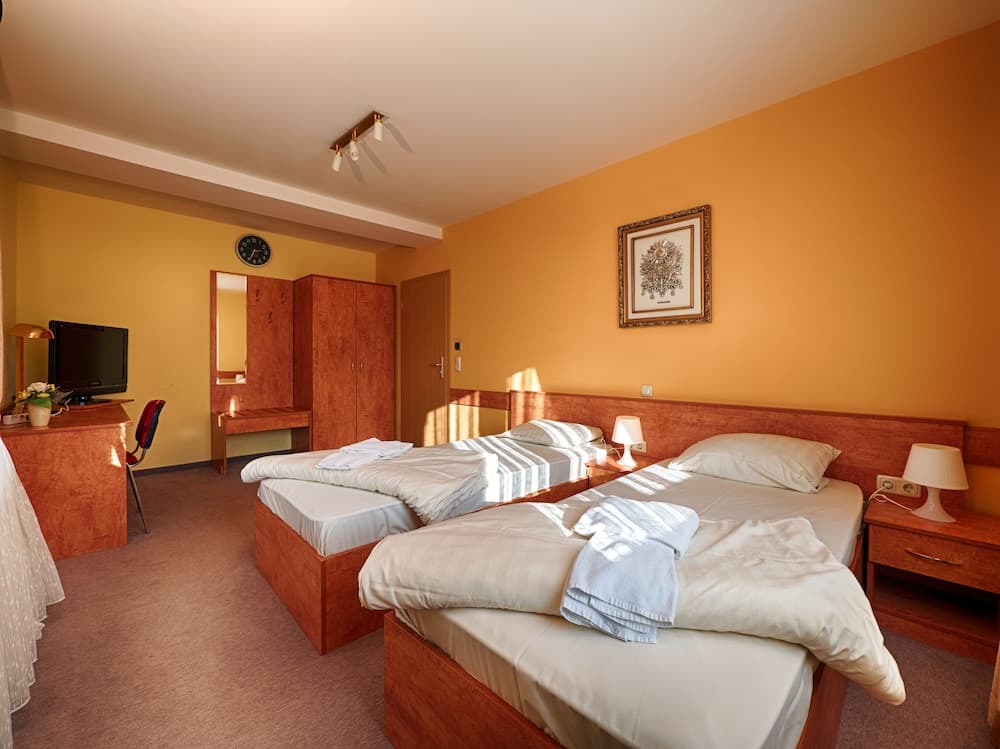 Airport Global Hostel