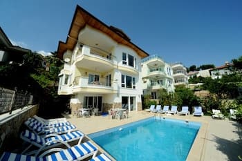 Emre Cemre Vilları 1