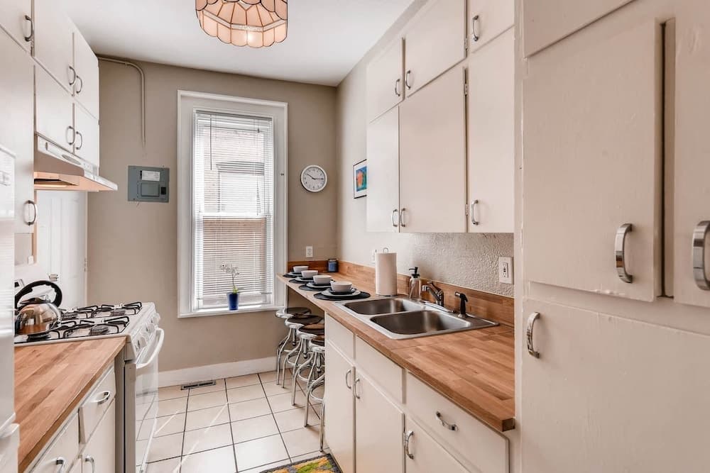 The Blue Rino - A Modern Experience