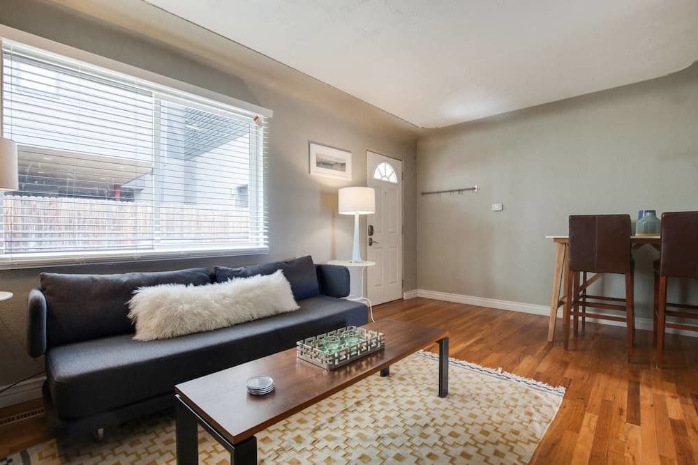 The Wash Park Getaway Private Patio