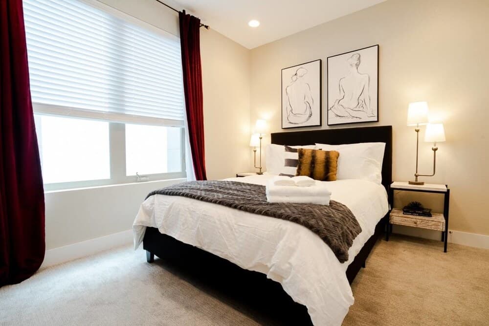 Mid Mod Manor A Sophisticated Townhouse Golden Triangle