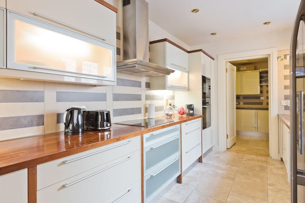 The Brendan Gleeson Suite - hiphipstay