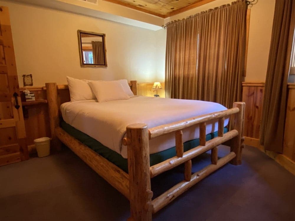 Bootjack Lake 4 Bedroom Lodge