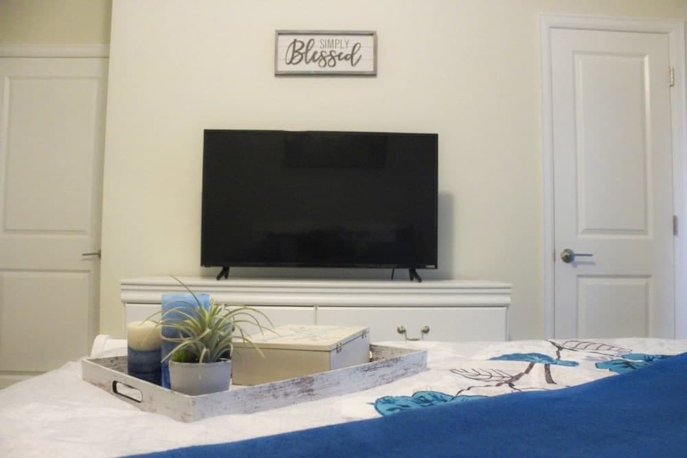 4BR Townhome in Storey Lake by SHV-4971