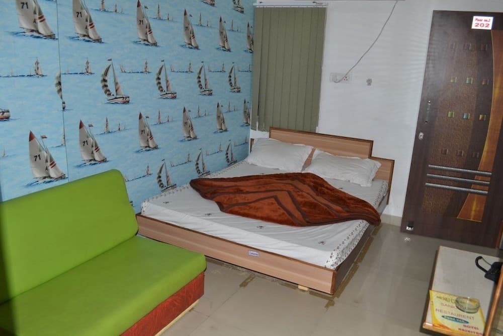 Hotel Aashiyana & Restaurant