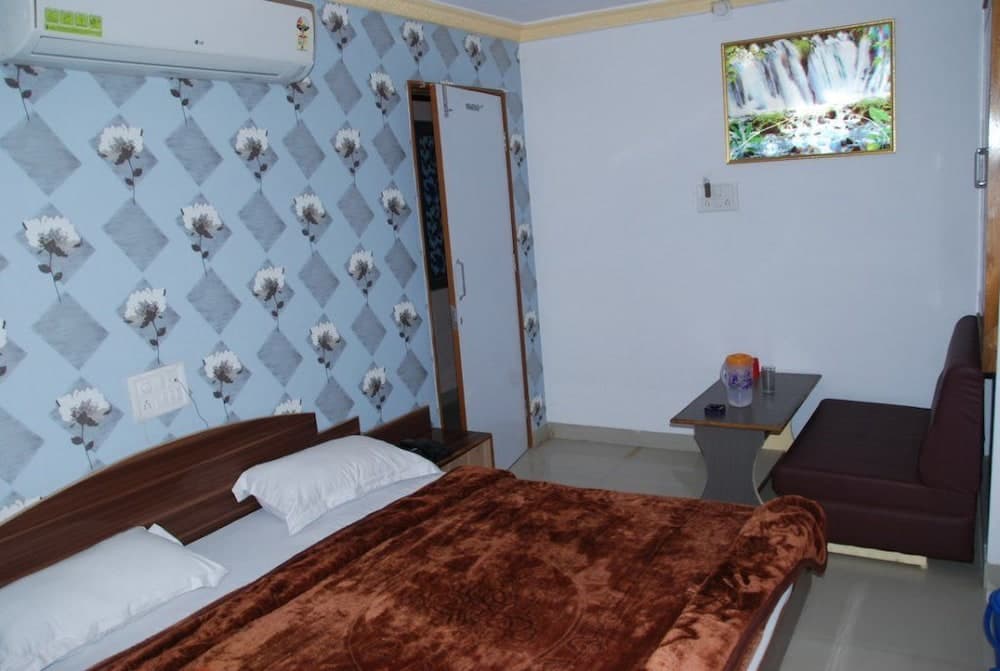 Hotel Aashiyana & Restaurant