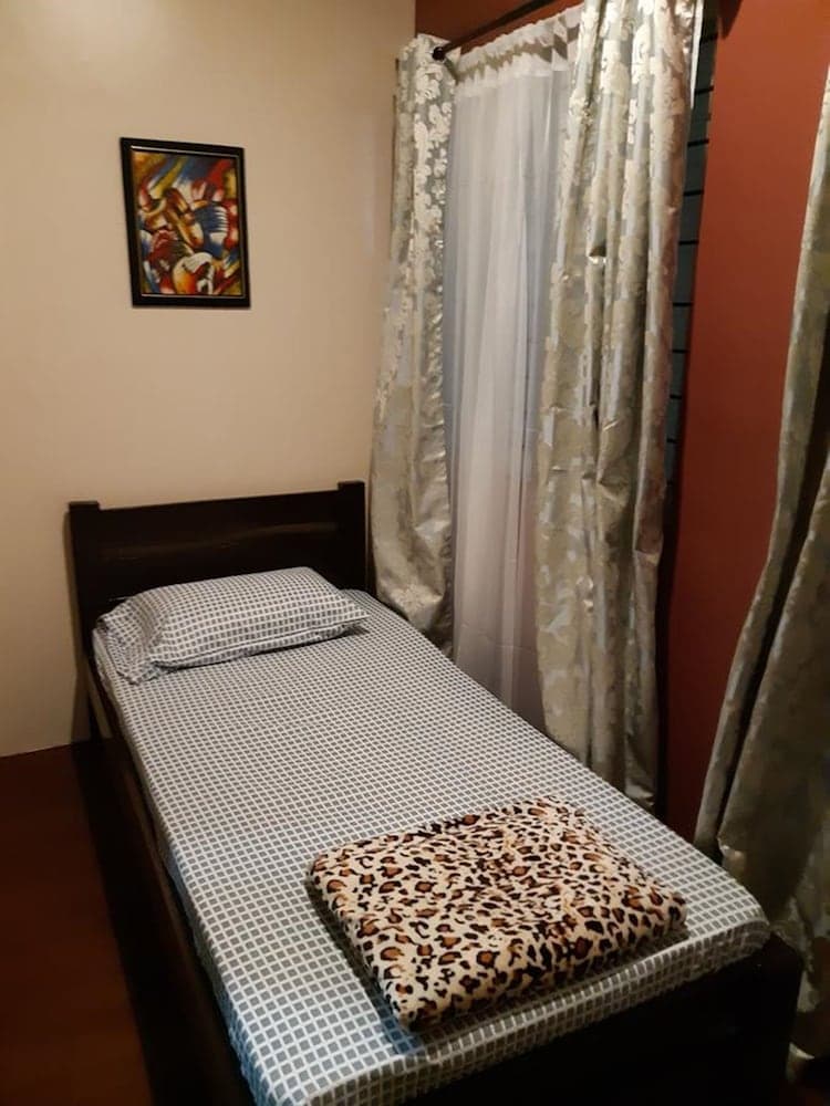 Restful 3BR Hillside Duplex