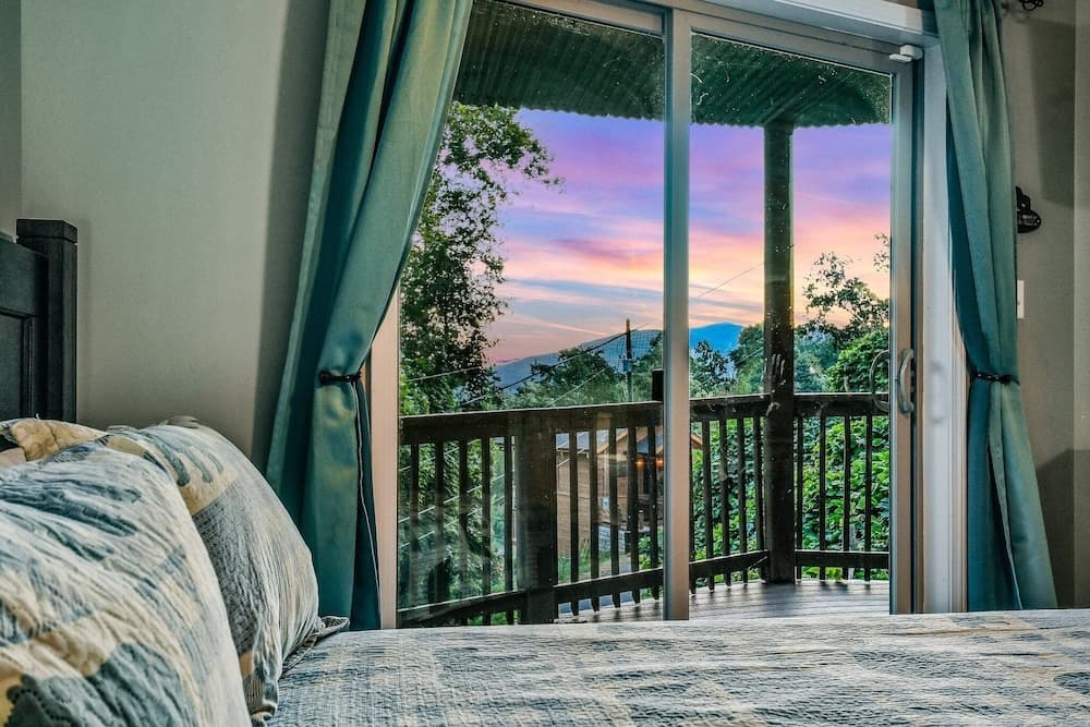 Distiller's Den 2 Bedroom Cabin by RedAwning