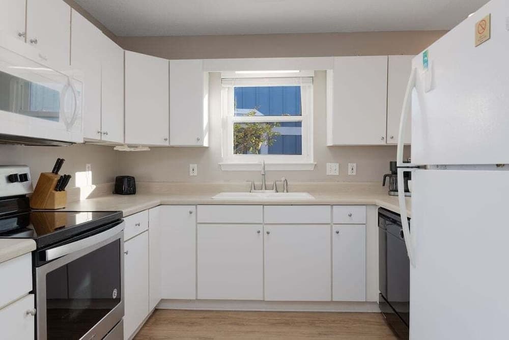 Summer Palace A 2 Bedroom Duplex by RedAwning