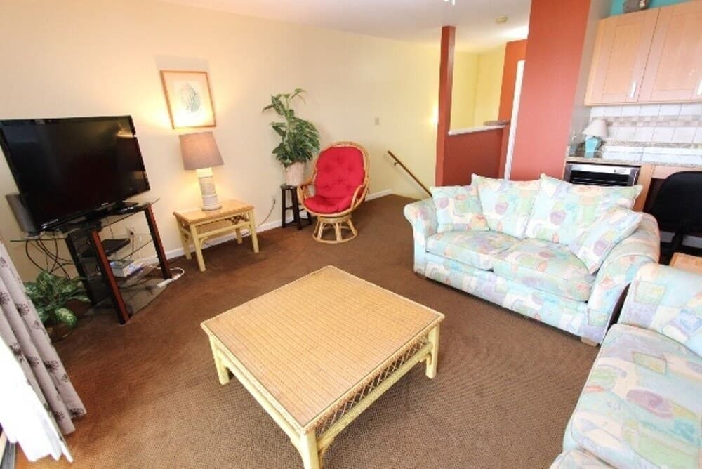 Blue Surf 12b 2 Bedroom Townhouse by RedAwning