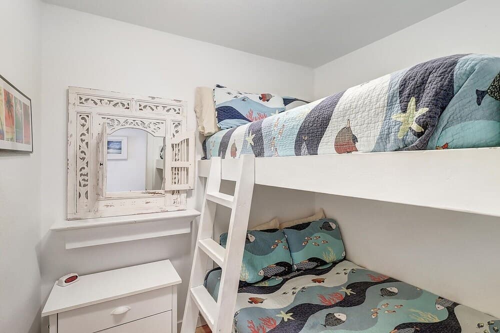 Reel Paradise 3 Bedroom Condo by RedAwning