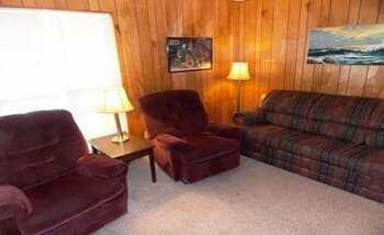 2nd floor Pompano Condo Near Beach by Redawning