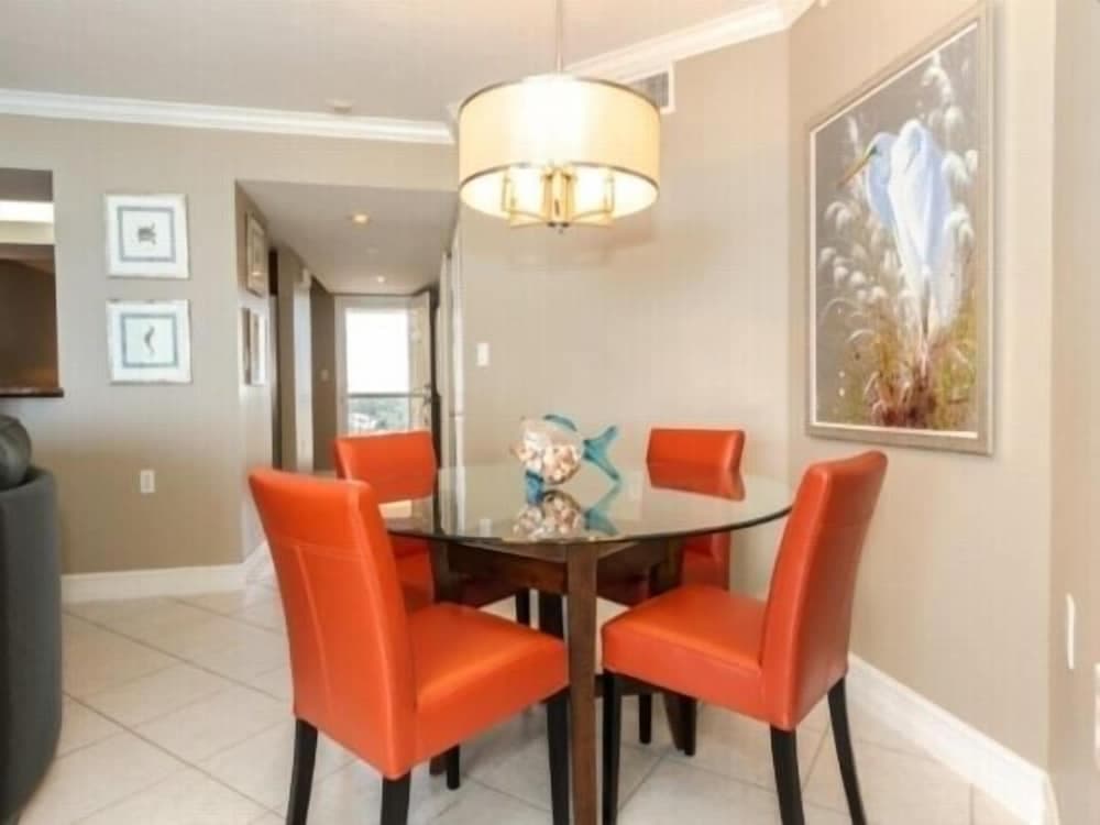 Beautiful Condo with Breathtaking Sunset Views by RedAwning