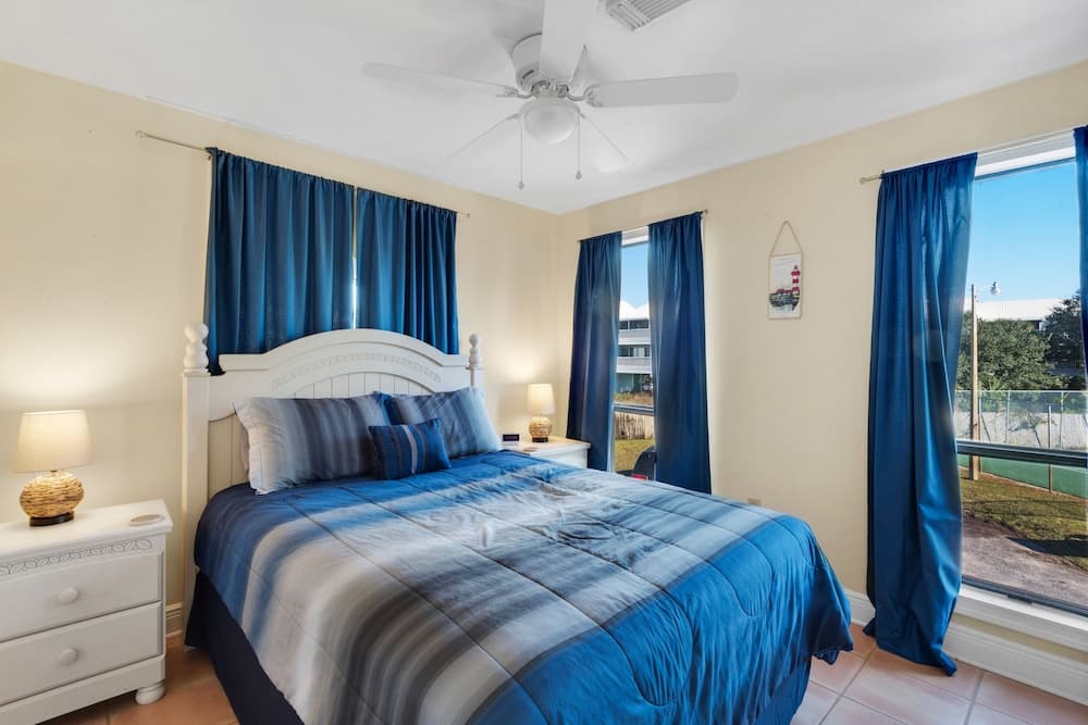 Santa Rosa Delight - 3 Br Townhouse