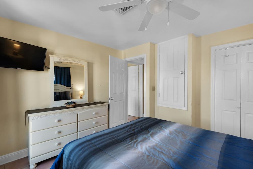 Santa Rosa Delight - 3 Br Townhouse