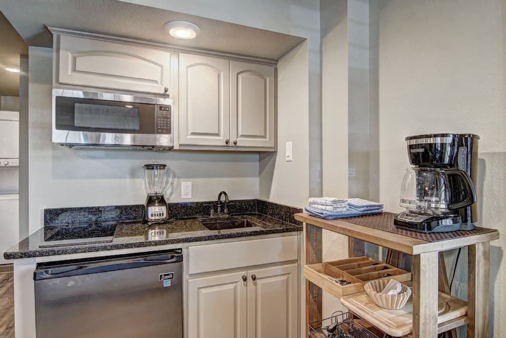 Flats  A 2 Bedroom Cottage by RedAwning