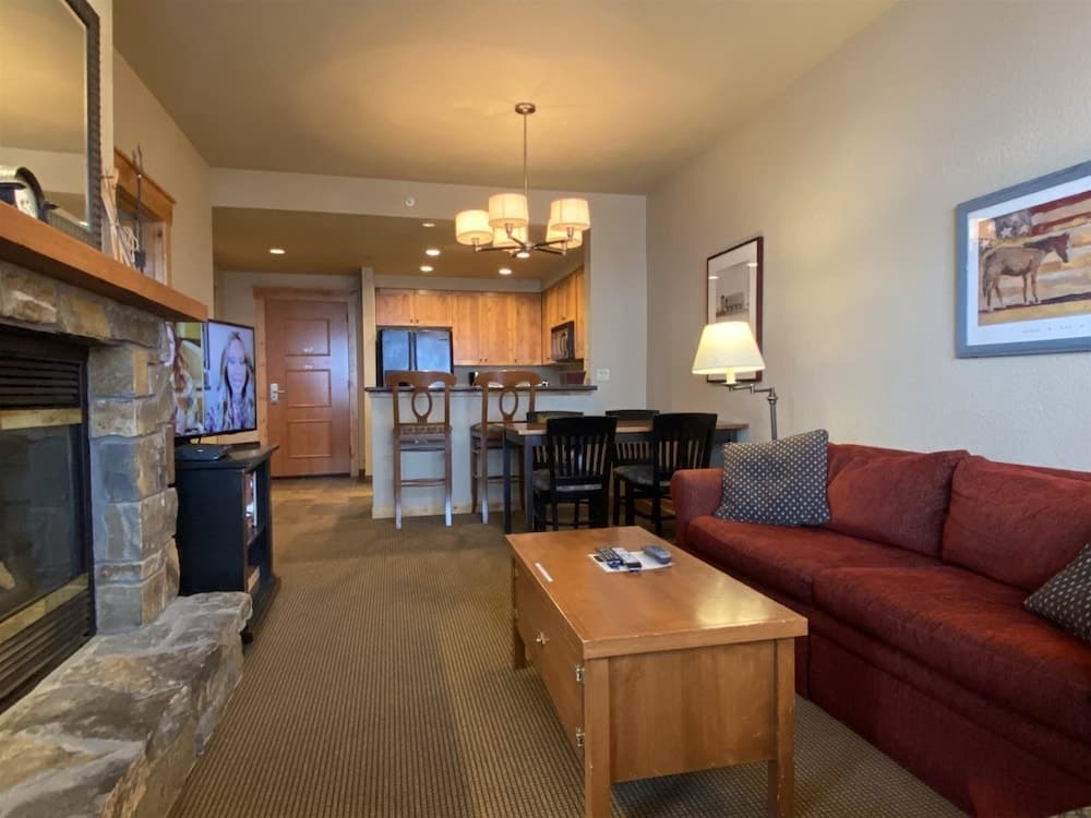 Morning Eagle #207 1 Bedroom Condo