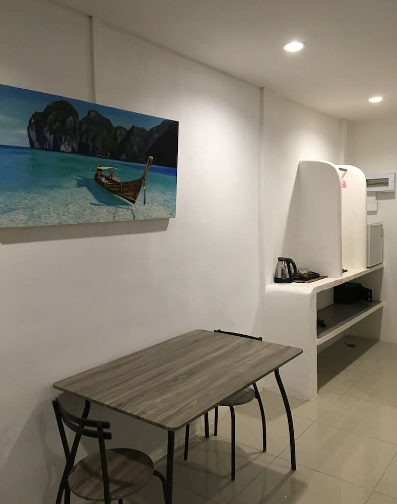 La Marina - Khlong Nin Beach