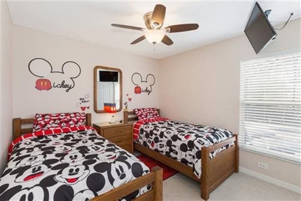 4BR Pool Home Emerald Island by SHV-2659