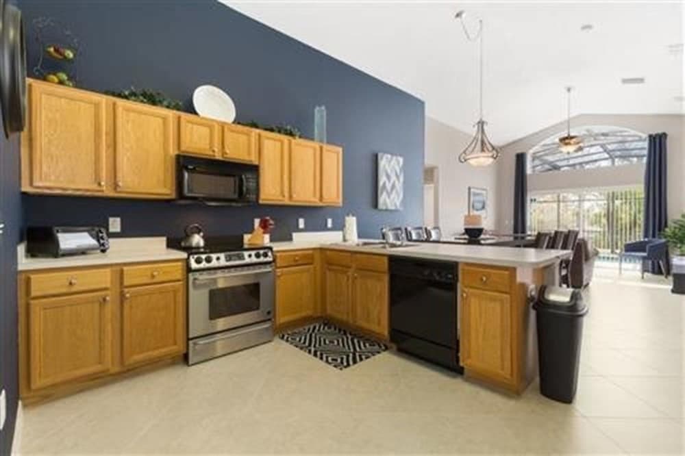 4BR Pool Home Emerald Island by SHV-2659