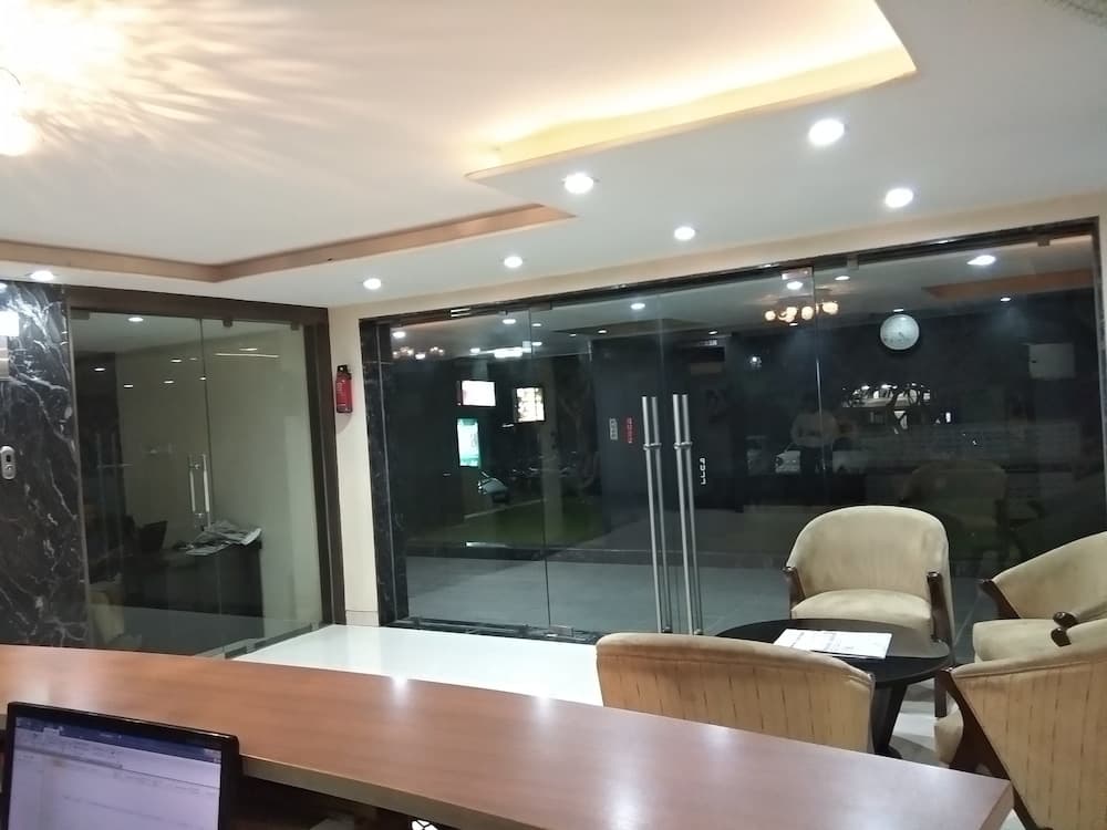 JK Rooms 121 Hotel Shaheen International