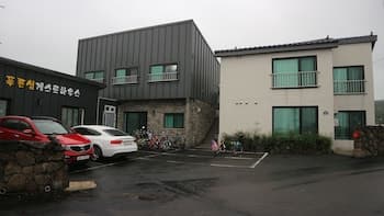 Blue Island Guesthouse - Hostel