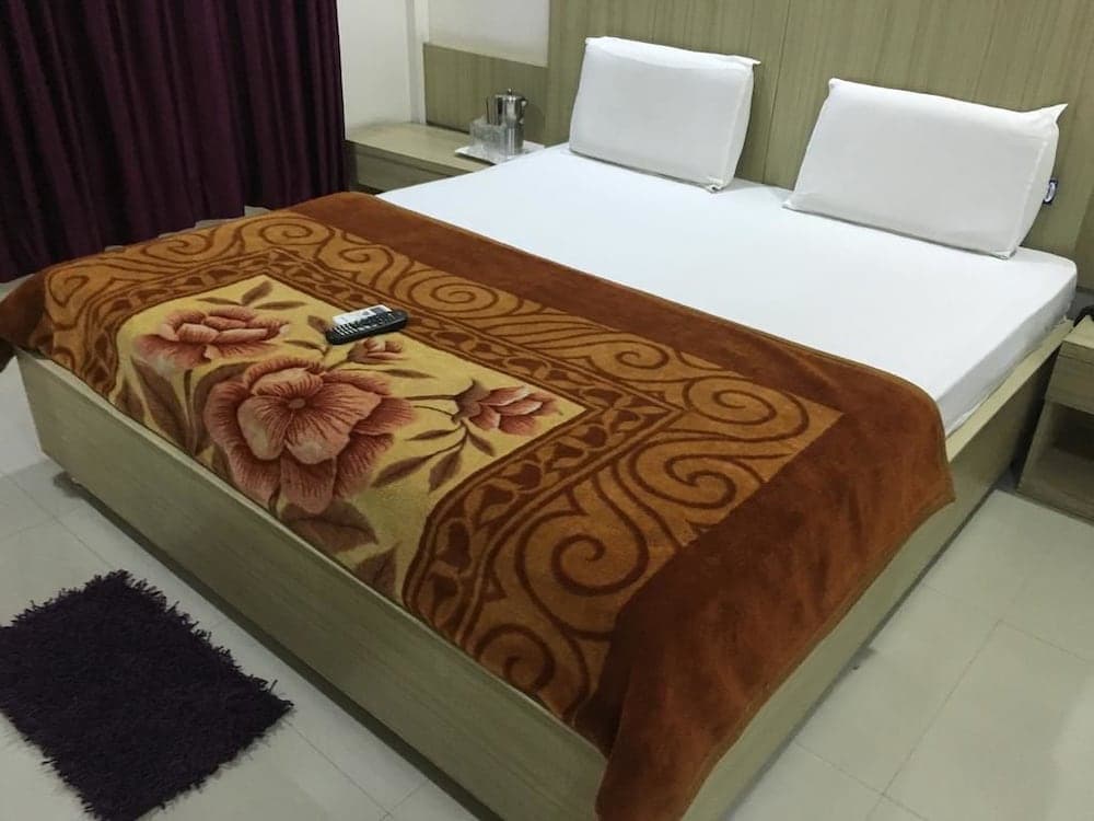 JK Rooms 101 Hotel Asian Inn