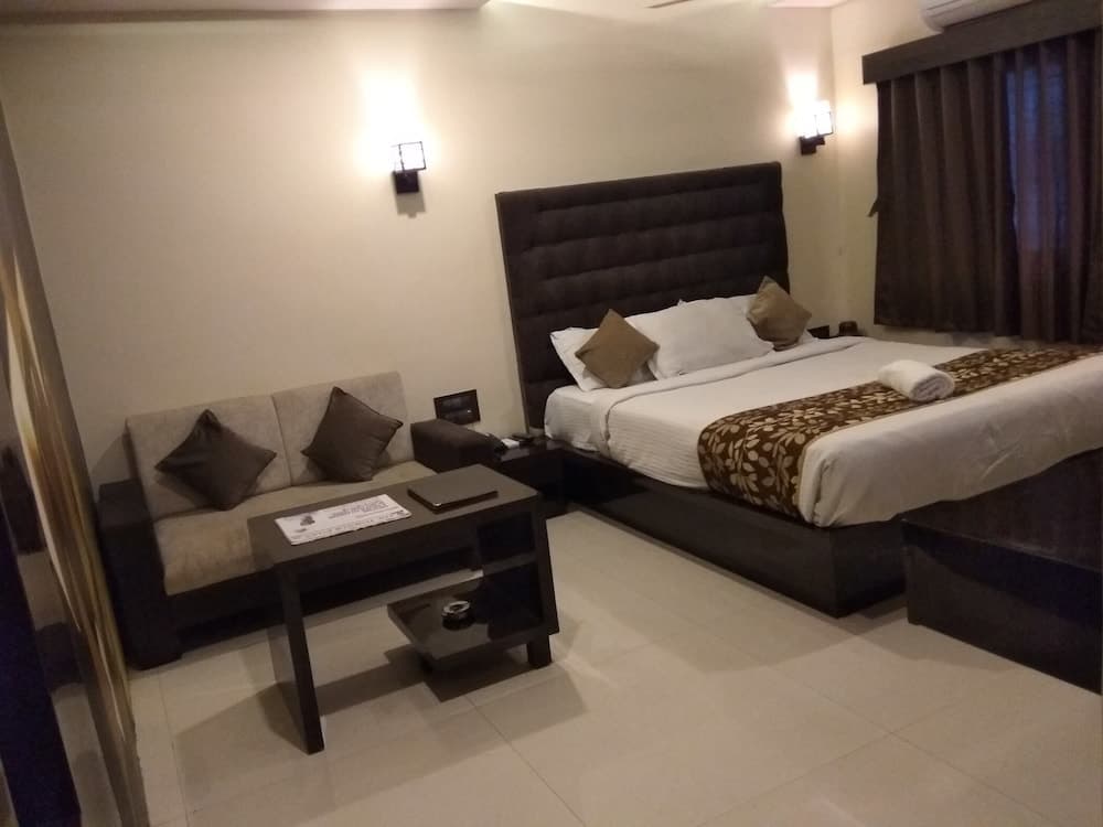 JK Rooms 127 Hotel Parashar Check In