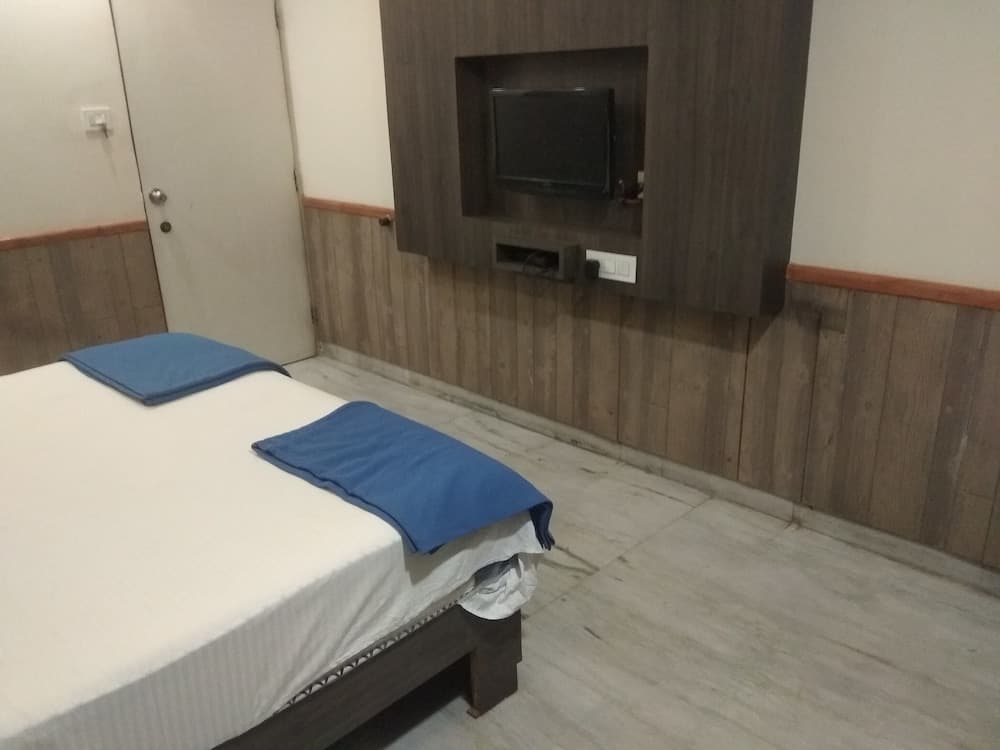 JK Rooms 111 Hotel Shivala
