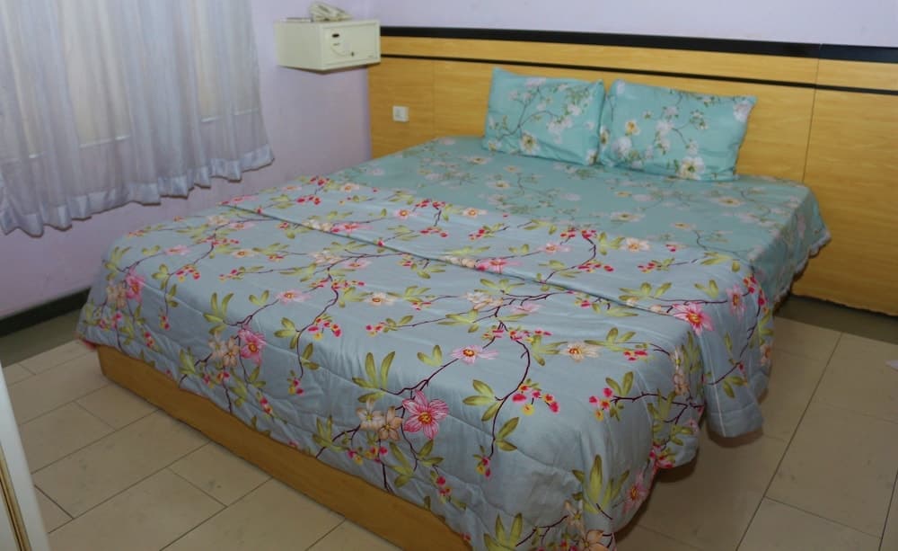 Tourist Castle Hotel and Suites