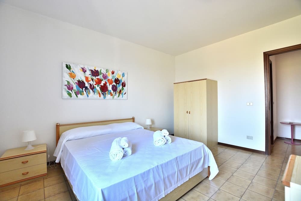 Apartment Rosa Bourbon With Pool