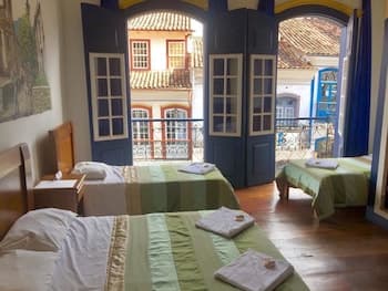 Solar Cláudio Manuel Pousada