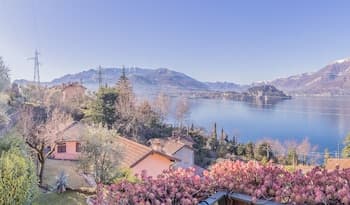 Il Tramonto sul Lago Varenna