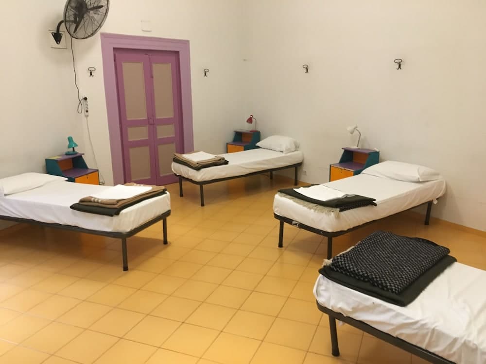 Hostel 6 Small Rooms