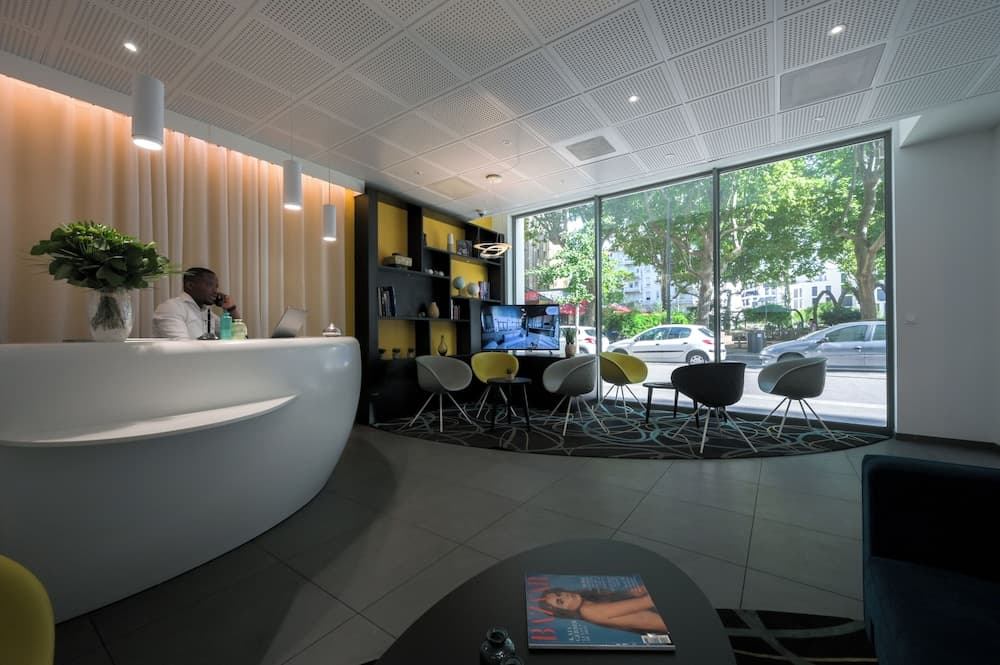 Nemea Appart Hotel So Cloud Lyon Part Dieu