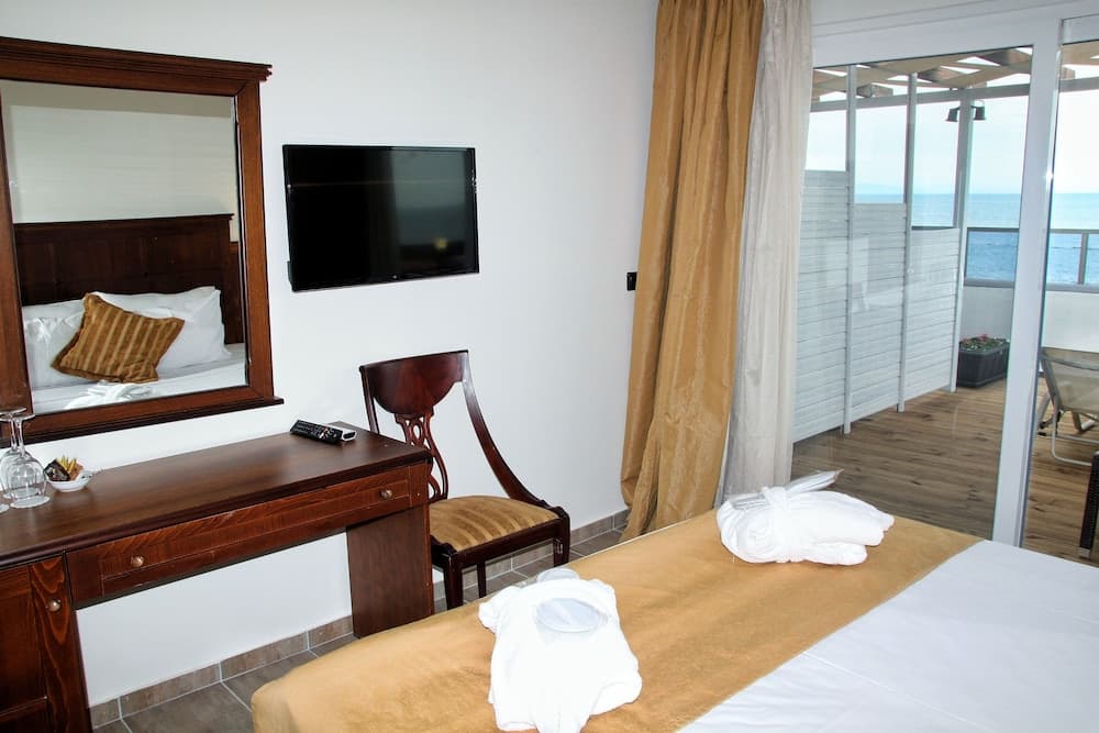 Paralia Beach Boutique Hotel