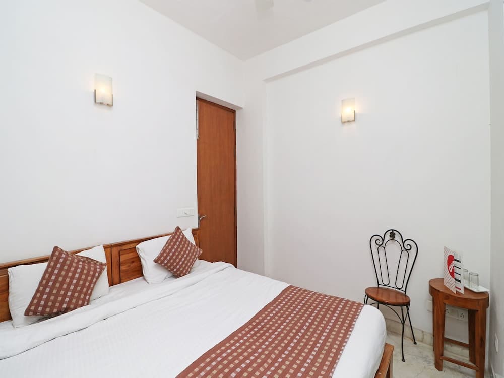 OYO 2944 Urusvati Art and Habitat Centre