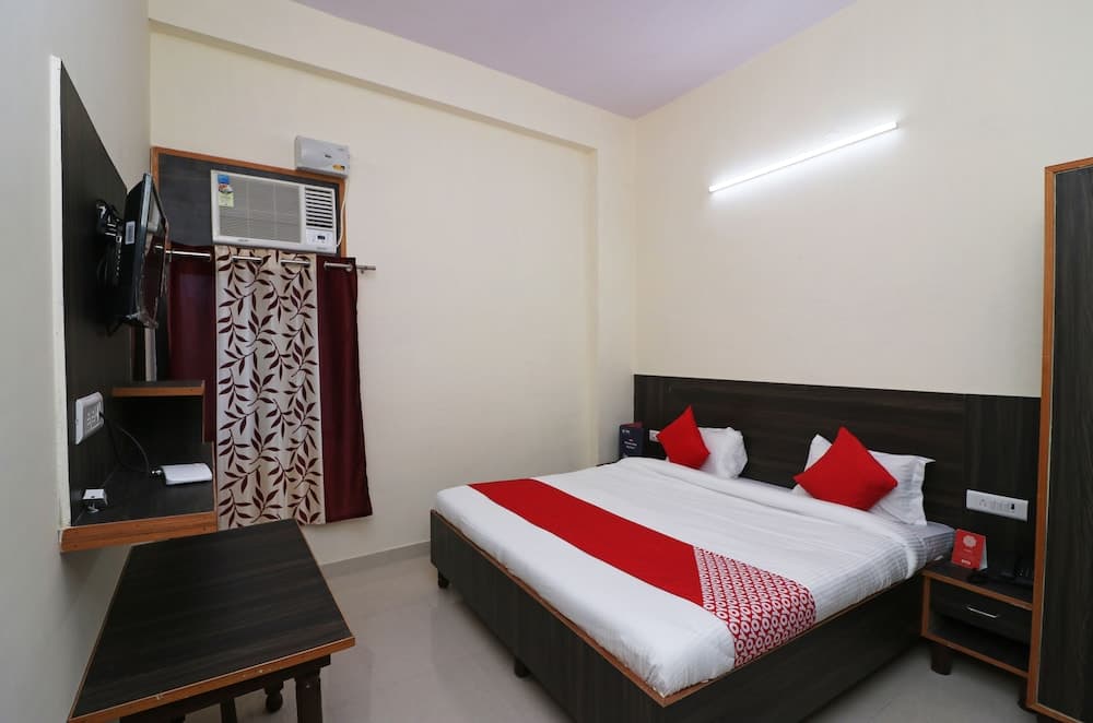 OYO 23157 Grand Sudershan HS