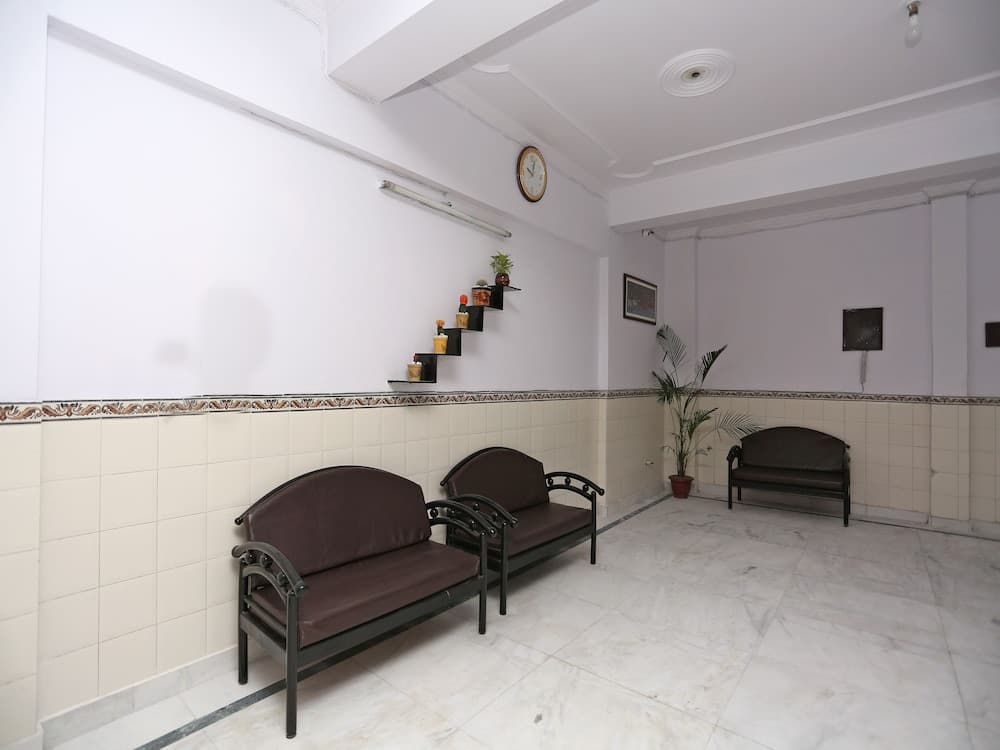 OYO 19898 Royal Paradise