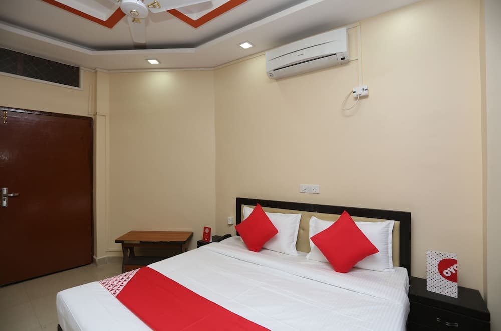 OYO 22665 Hotel Dev Shree