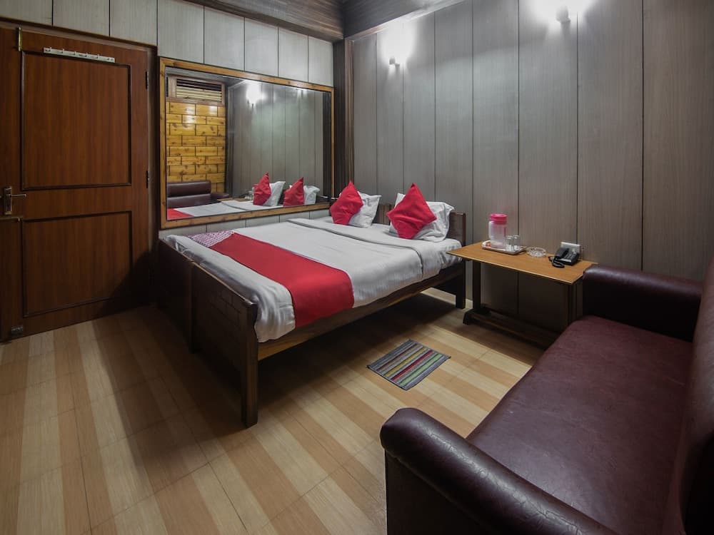 OYO 14874 Live Inn Guest House