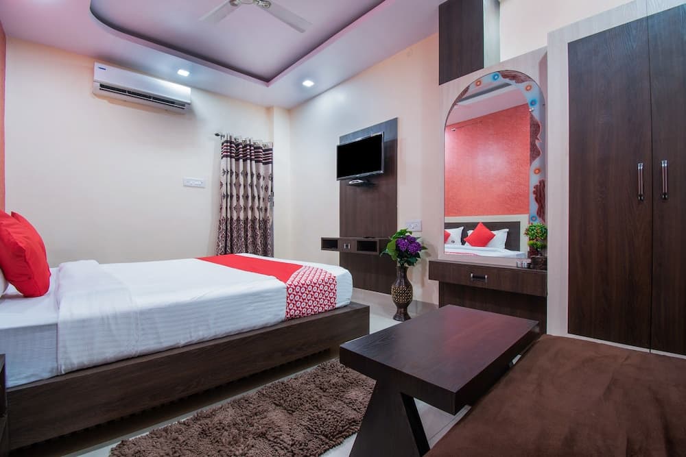 OYO 26946 Hotel Janvi International