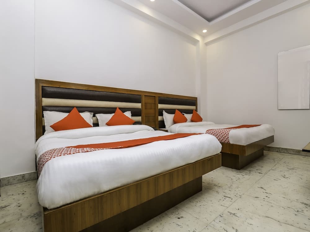 OYO 19150 Hotel Great Shiva Dlx