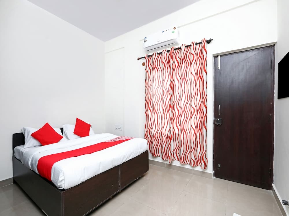 OYO 24948 Golden Sands