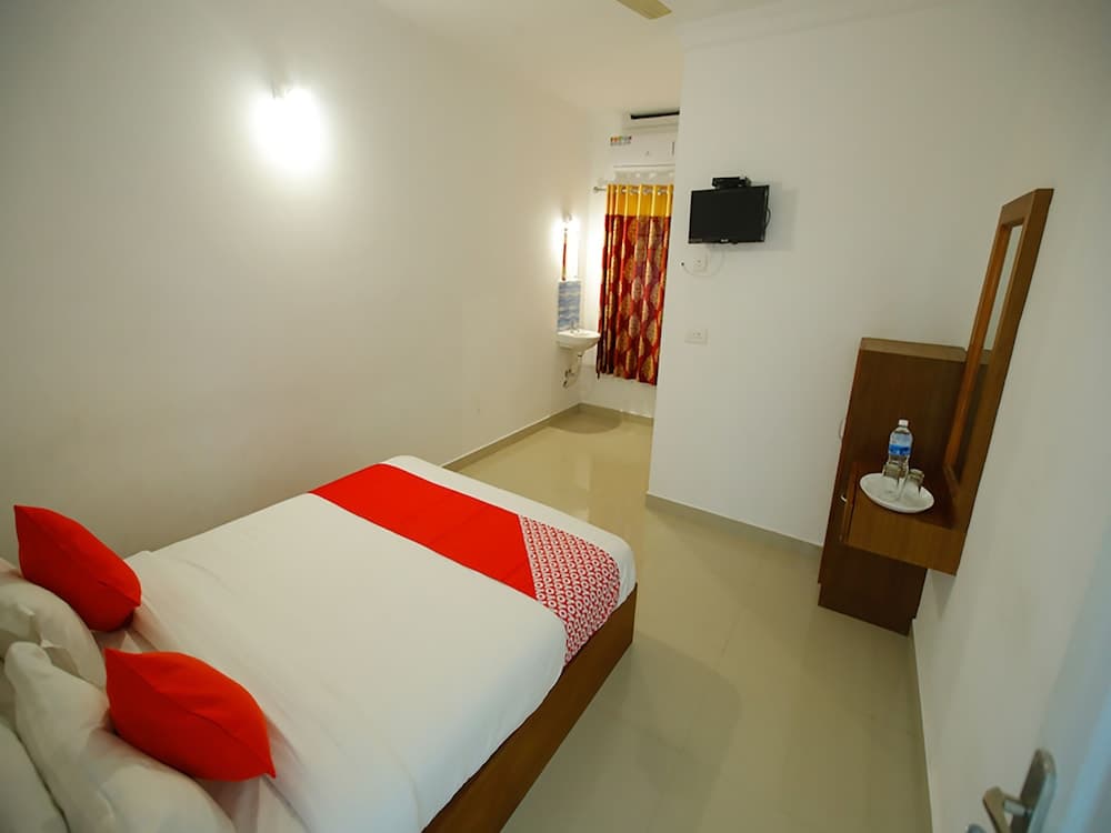 OYO 26964 Palm View Residency