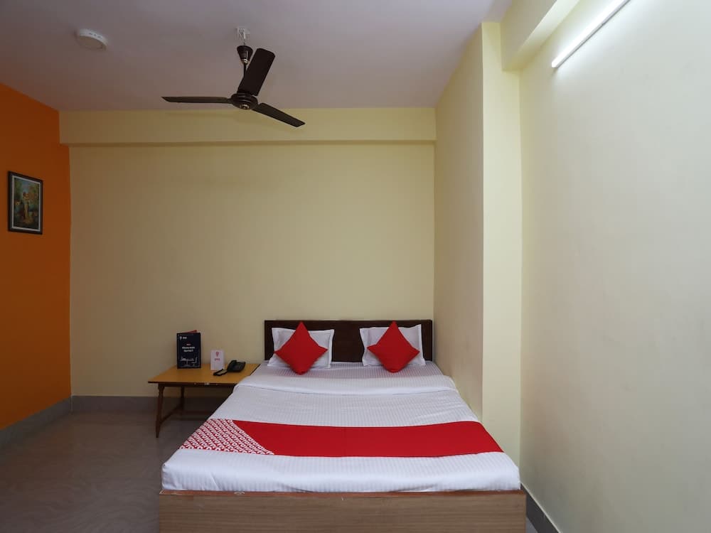 OYO 28349 Eshan Guest House