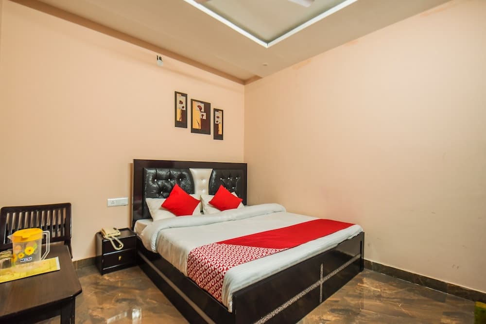 OYO Flagship 13855 Hotel Green Hills