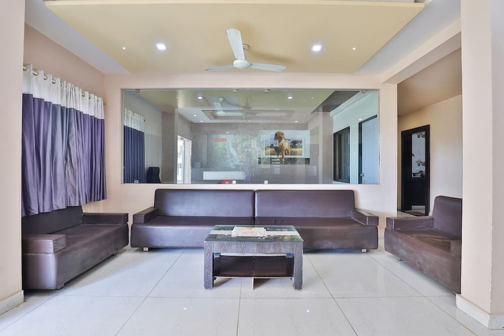 OYO 18807 Vrajbhoomi