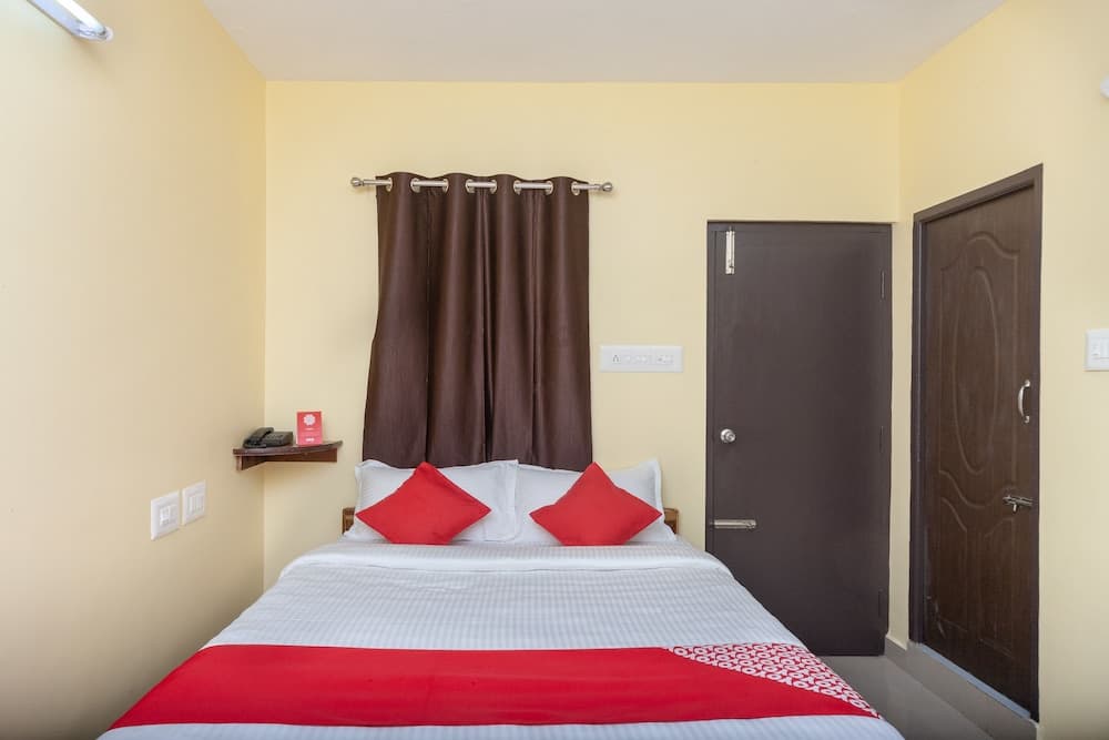 OYO 24169 Hotel Aiswariyam